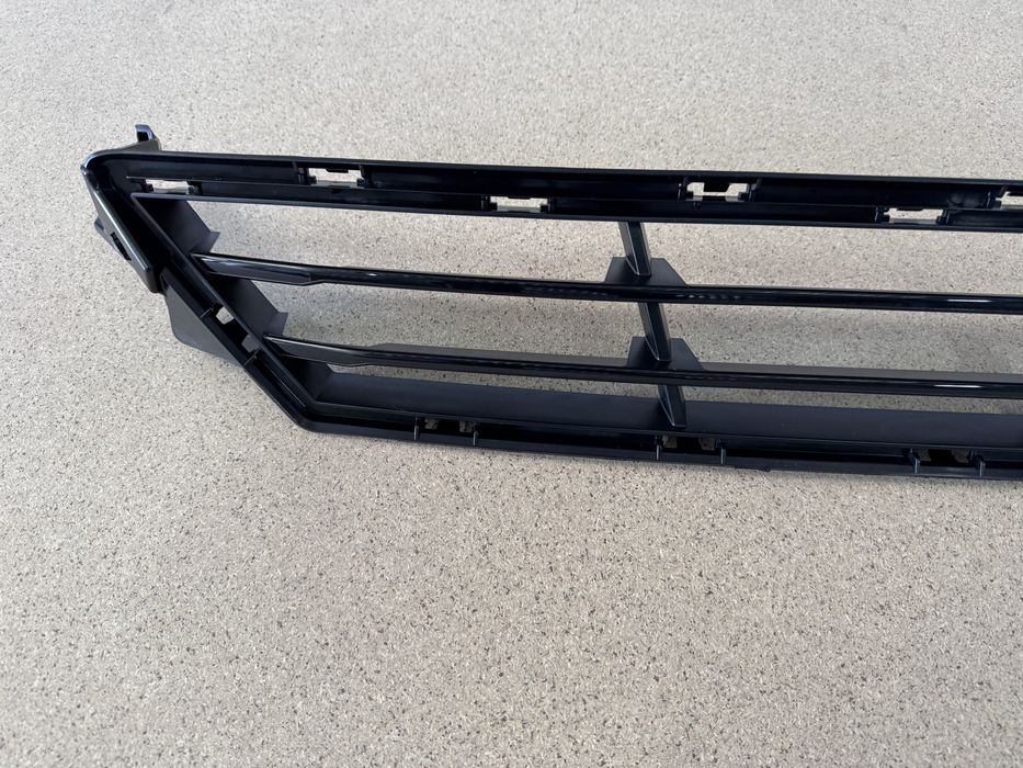 Решітка решотка бампера рестайл bmw g01 g02 x3 x4 центральна г01 г02