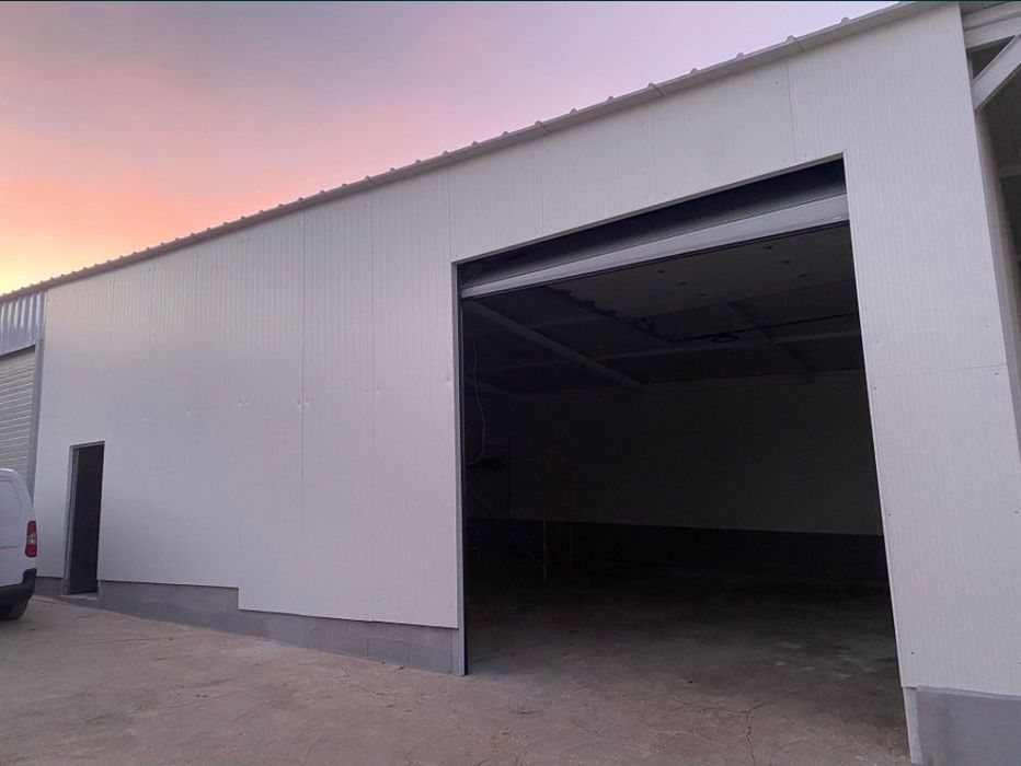 Aluga-se Armazém 92m² Albogas