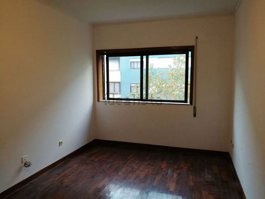 Arrendo T3 com garagem na Rua Quinta de Cabanas, 94, BRAGA
