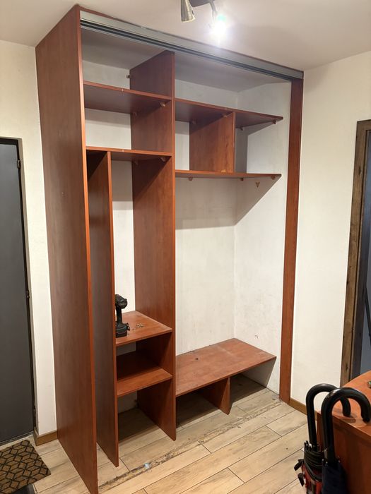 Szafa z lustrem przesuwna