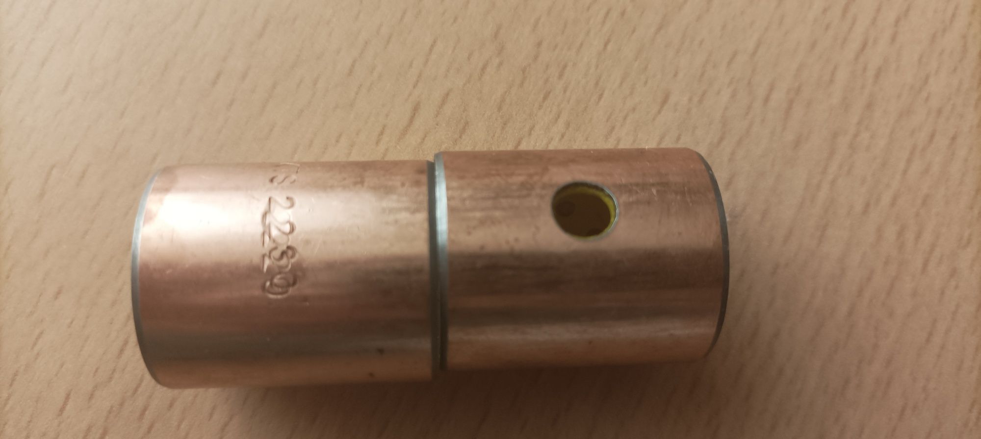 Tulejka tuleja tulejki podbieracza podbieraka prasy John Deere 590,592