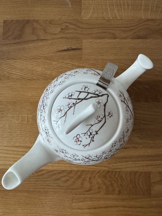 Dzbanek na herbatę White Cherry 1l porcelana