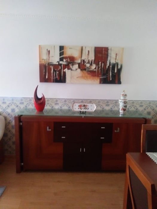 Mobília de cerejeira nova