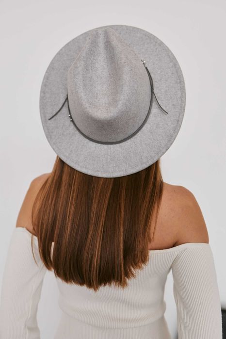 Вовняний капелюх Федора з декором і ланцюжком PEARL WOOL HAT сірий