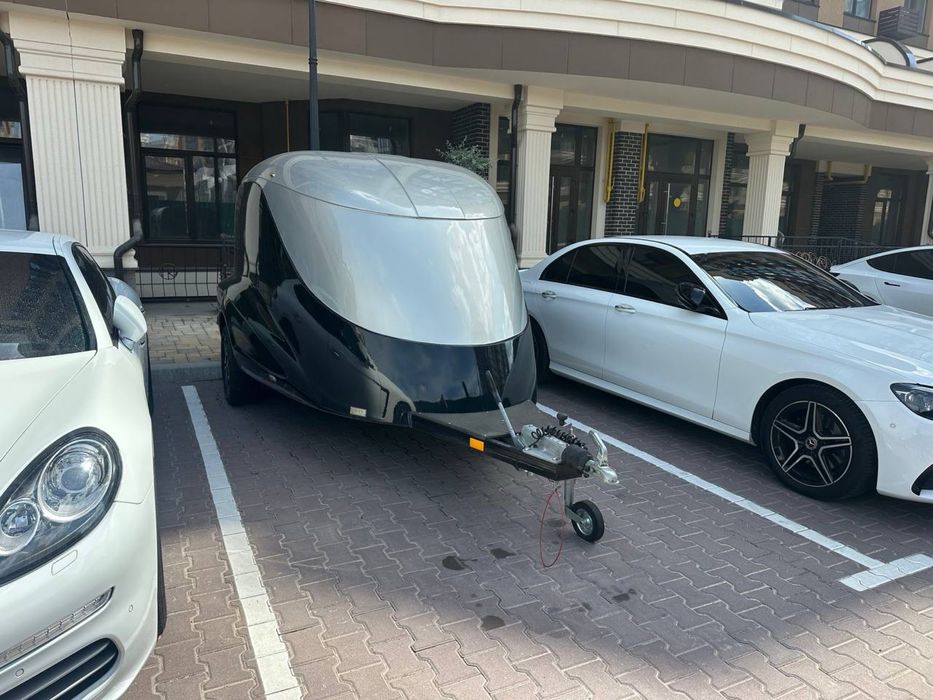 Спеціалізований причіп фургон