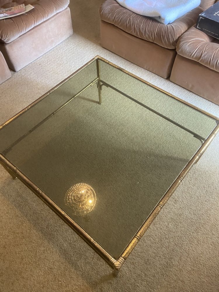 Mesa de centro com vidro