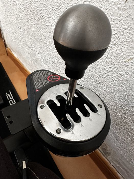 Cockpit simracing completo Thrustmaster TX-RW + playseat Alcantara EVO
