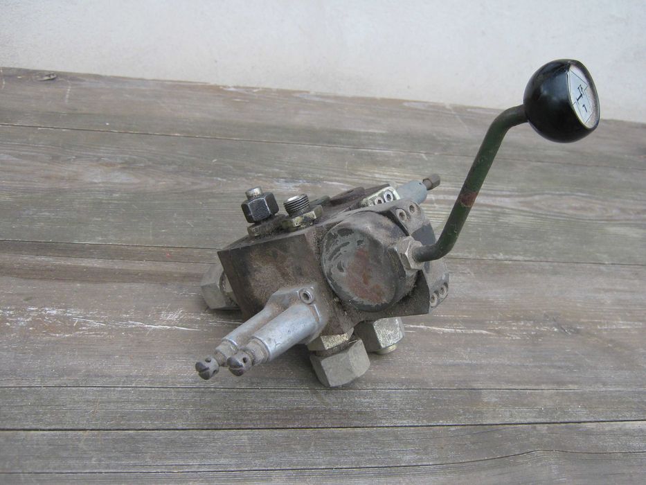 rozdzielacz hydrauliczny