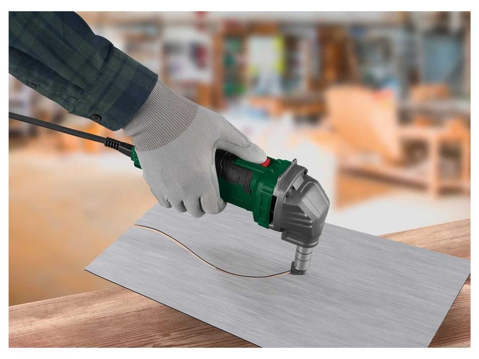 Elektryczne nożyce do cięcia blachy skokowe Parkside PMK 550 C2 550W