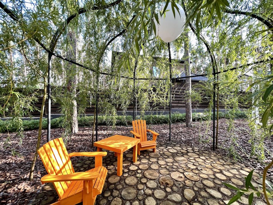 Дом в коттеджном городке в лесной Буче.