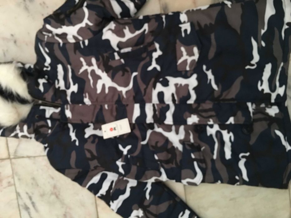 Casaco impermeável acolchoado com carapuço, padrão tropa novo