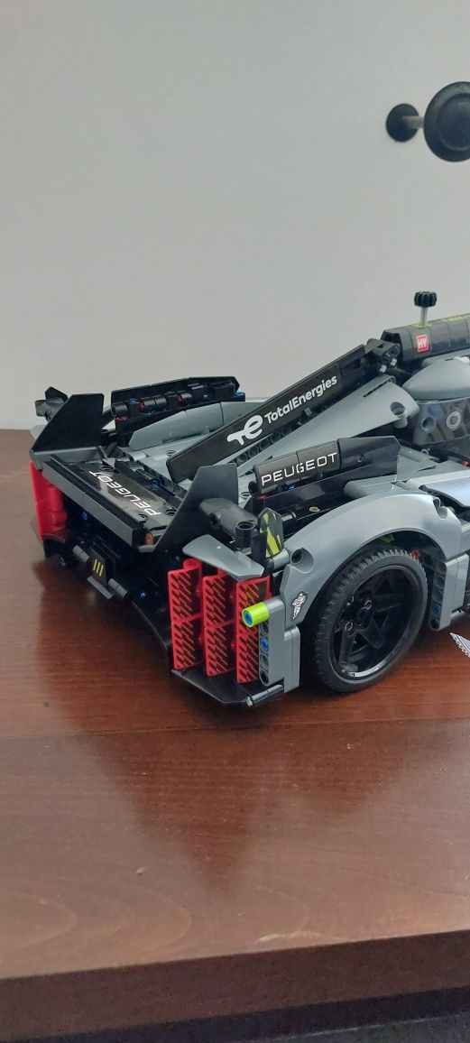 LEGO Technic Peugeot Le Mans Hybrid Hypercar 9x8