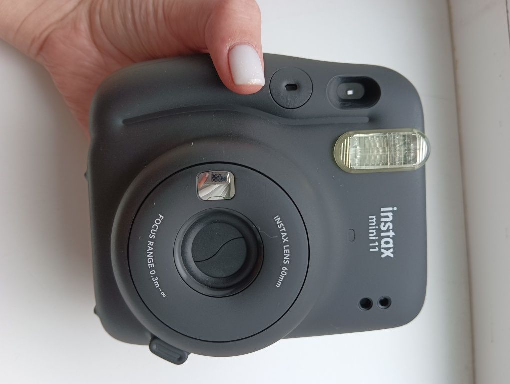 фотокамера миттєвого друку instax mini 11