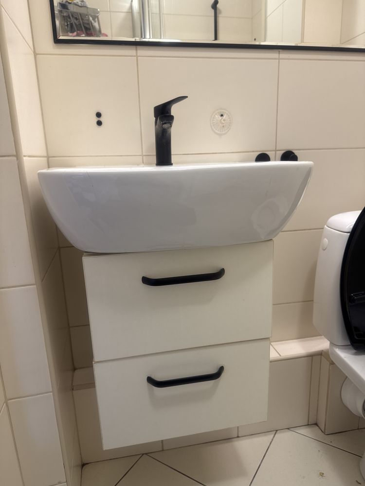 szafki lazienkowe pod umywalke i wiszace, umywalka