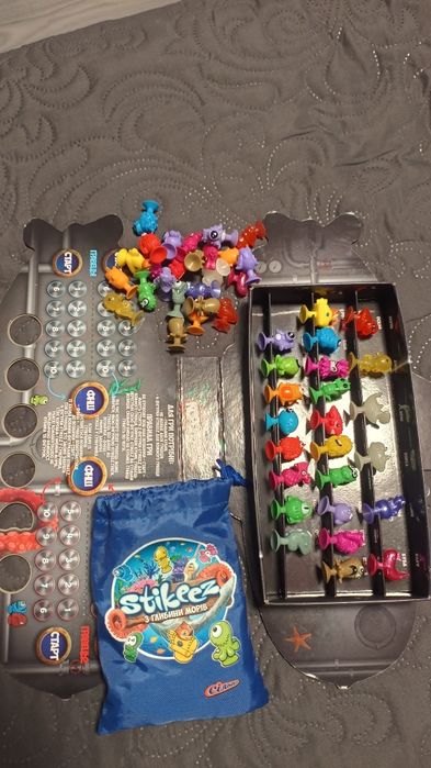 Наборы stikeez, фигурки на присоске