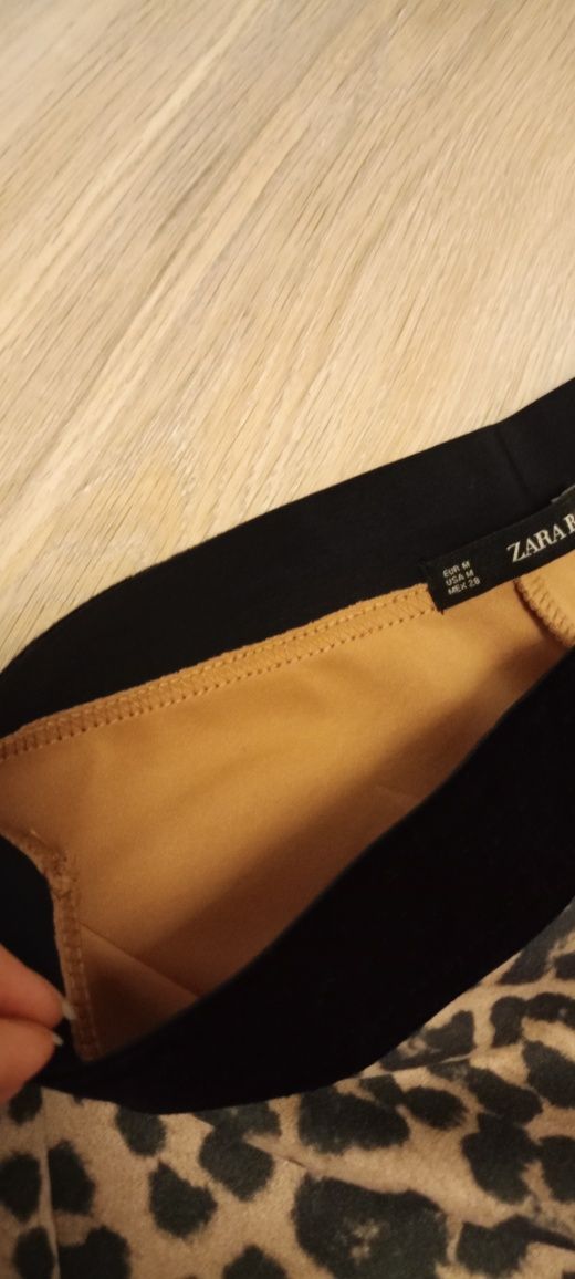 Leginsy pantera ZARA