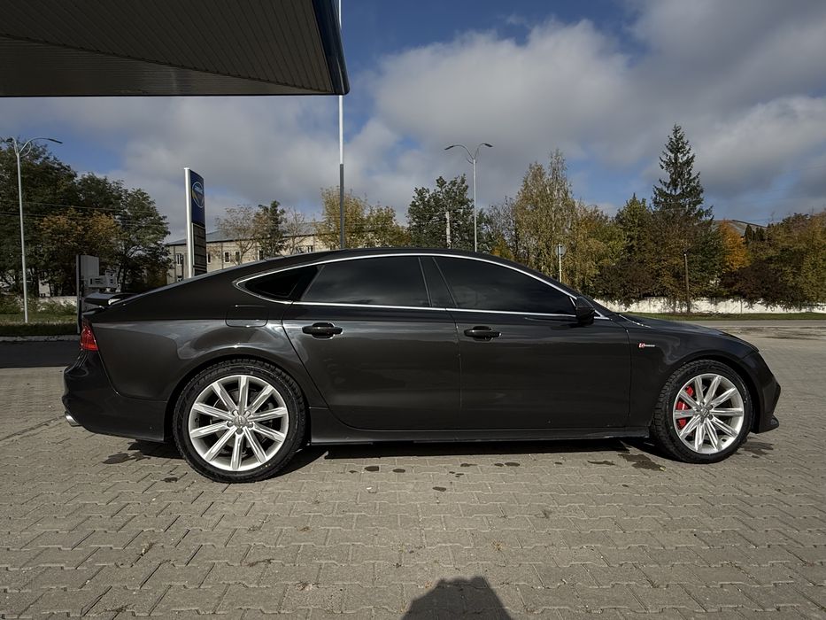 Продам власний автомобіль Ауді А7