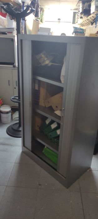 Armarios arrumação com chave