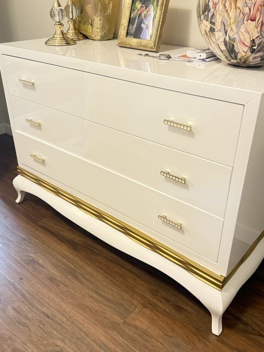 Conjunto de Mobiliário de Quarto – Estilo Clássico Luxo