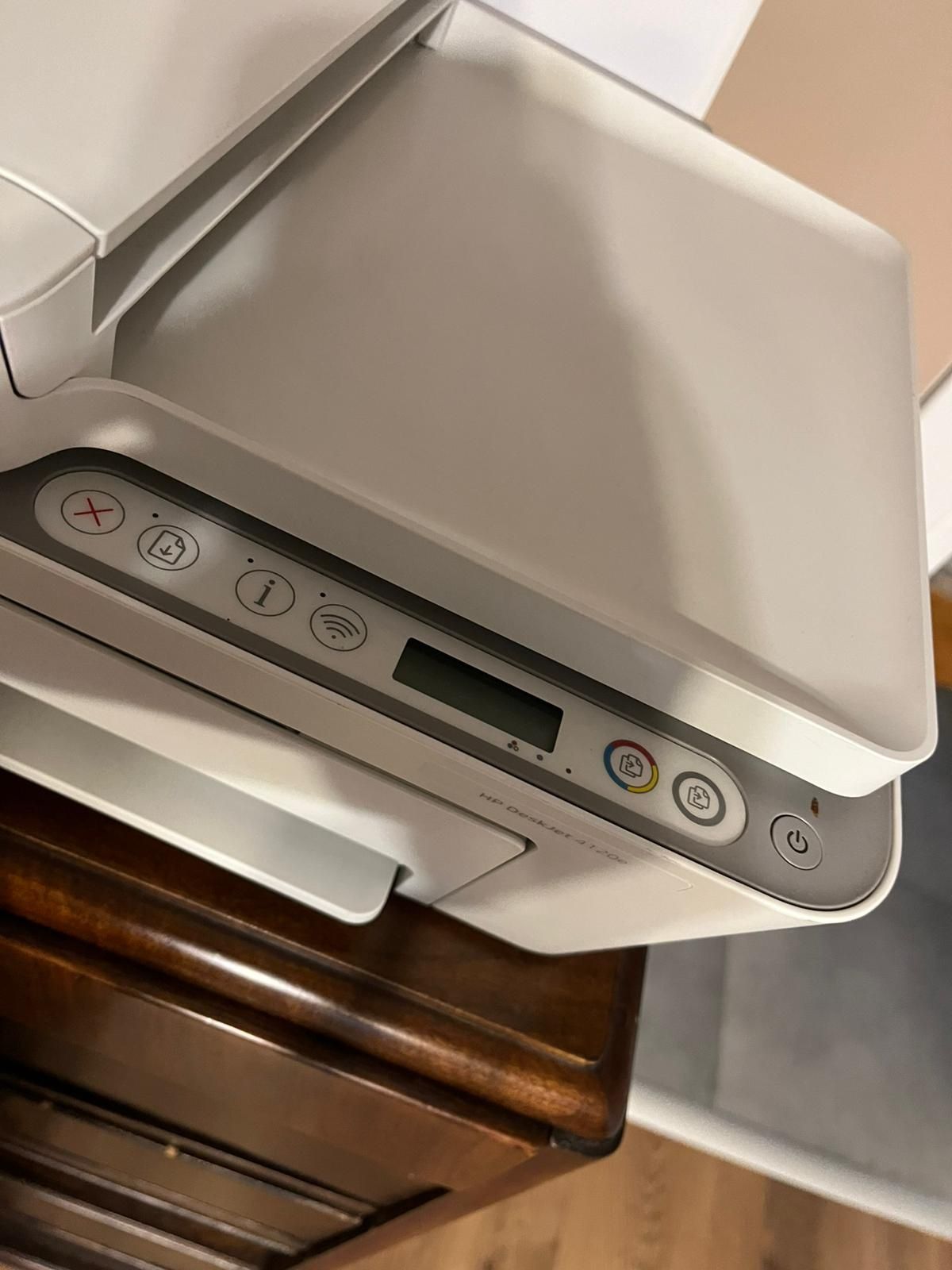 Laptop Dell P1F02 i Drukarka HP DeskJet 2710e All-in-One