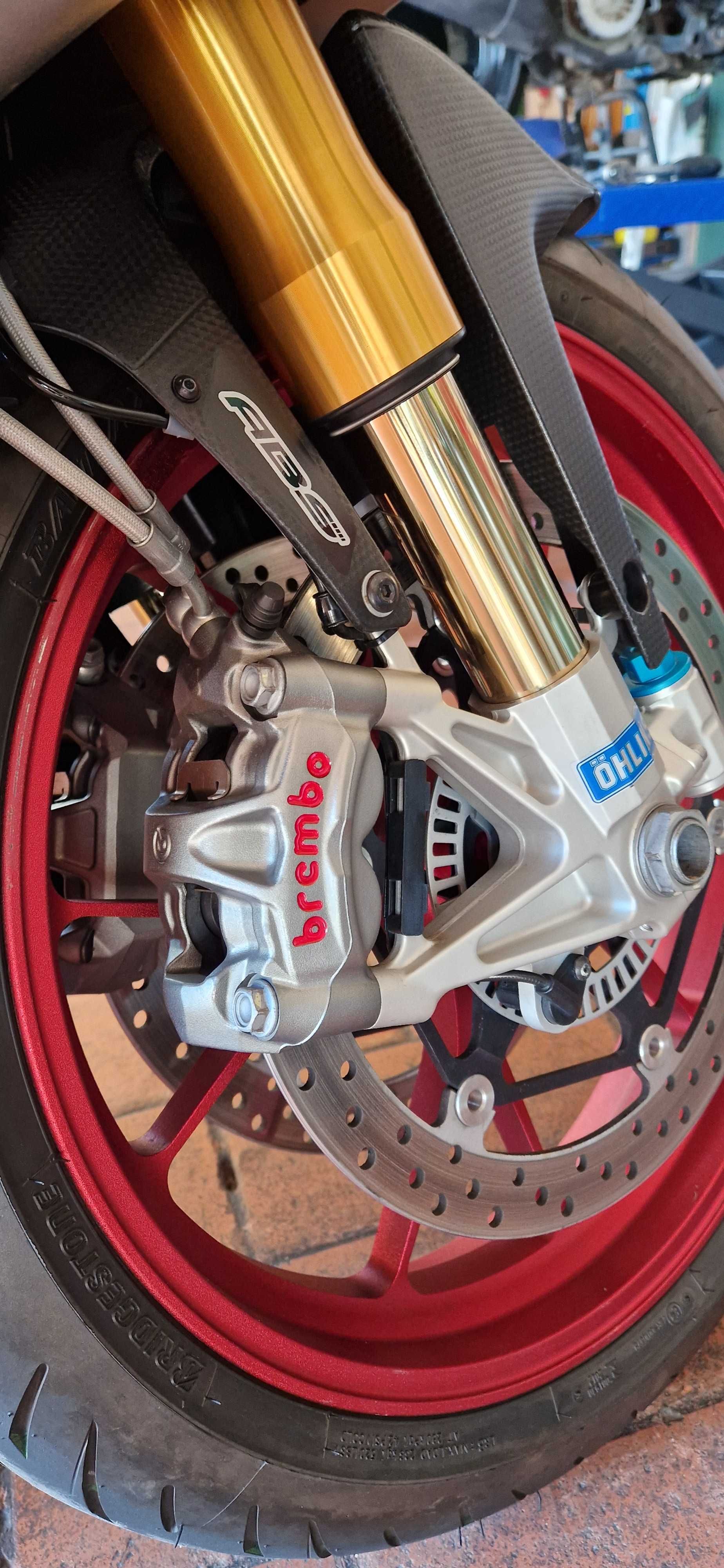 Aprilia RSV4 Race Pack