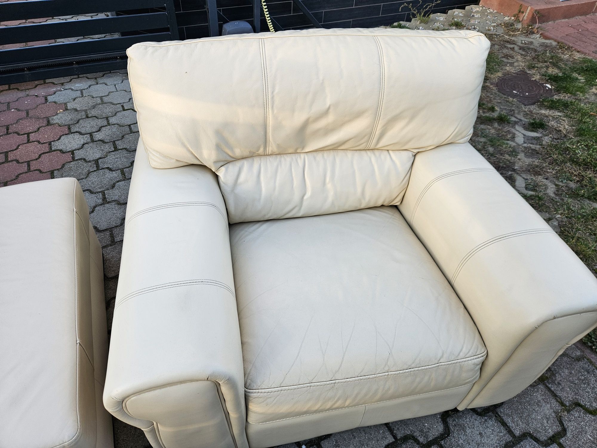 Wypoczynek skórzany sofa 2 fotele pufy