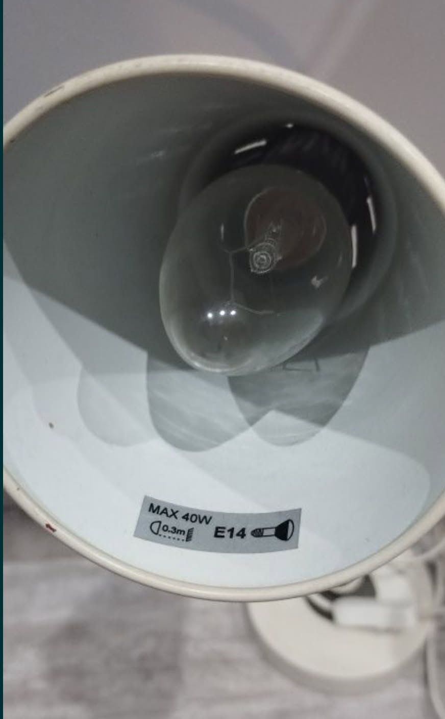 Lampa stojąca biurowa.