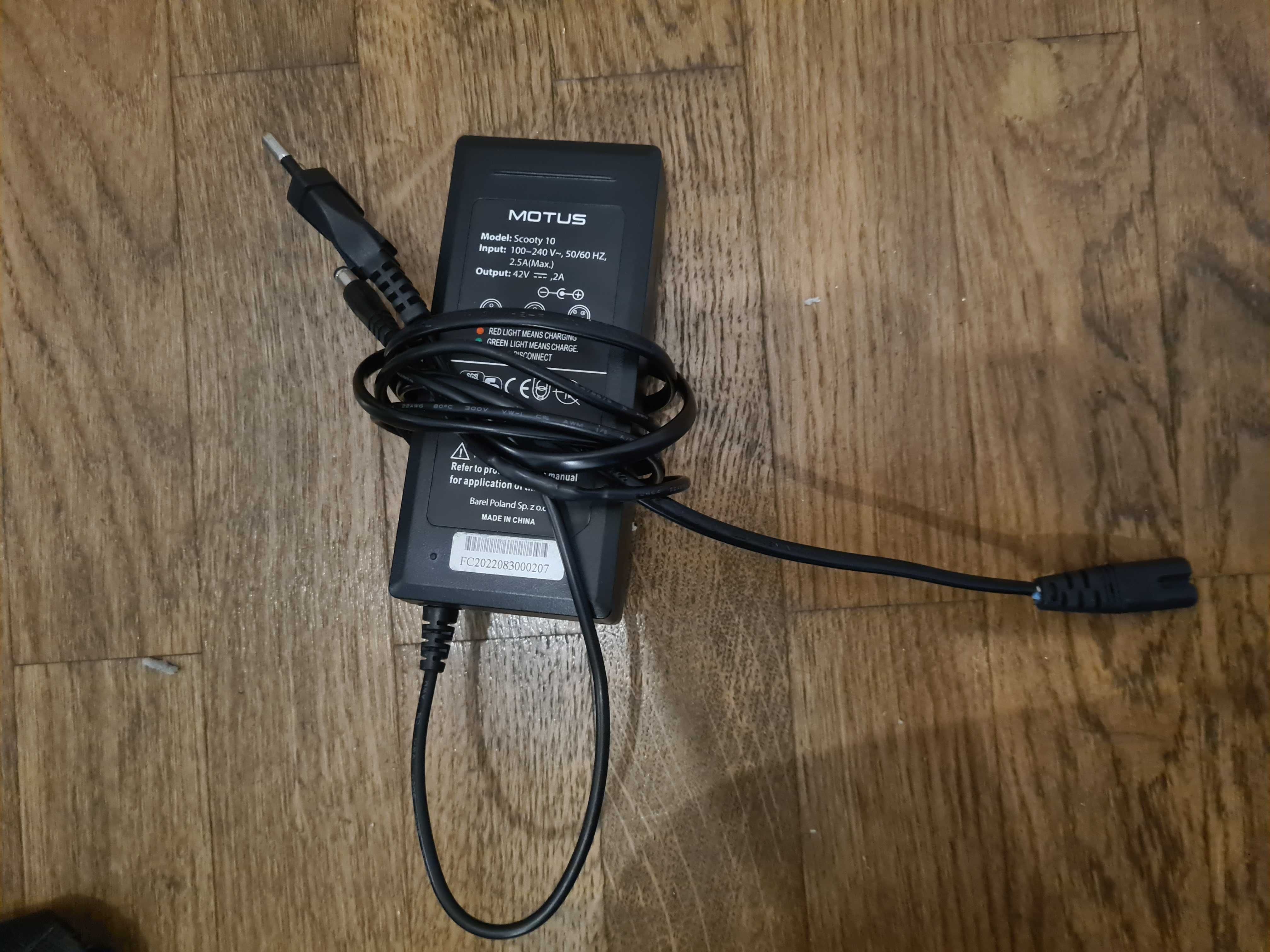 Hulajnoga elektryczna Motus Scooty 10 2022