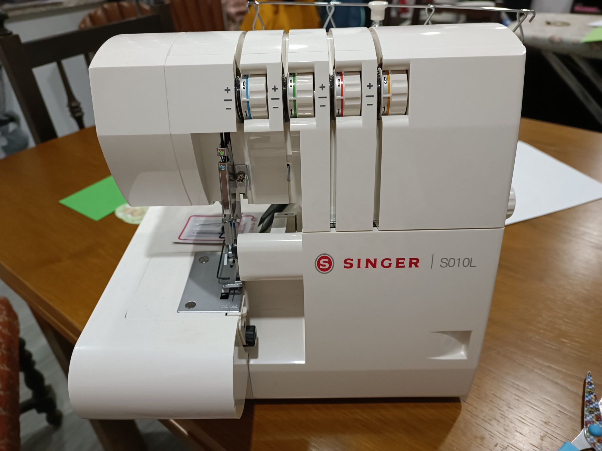 Máquina de costura Singer S010L NOVA