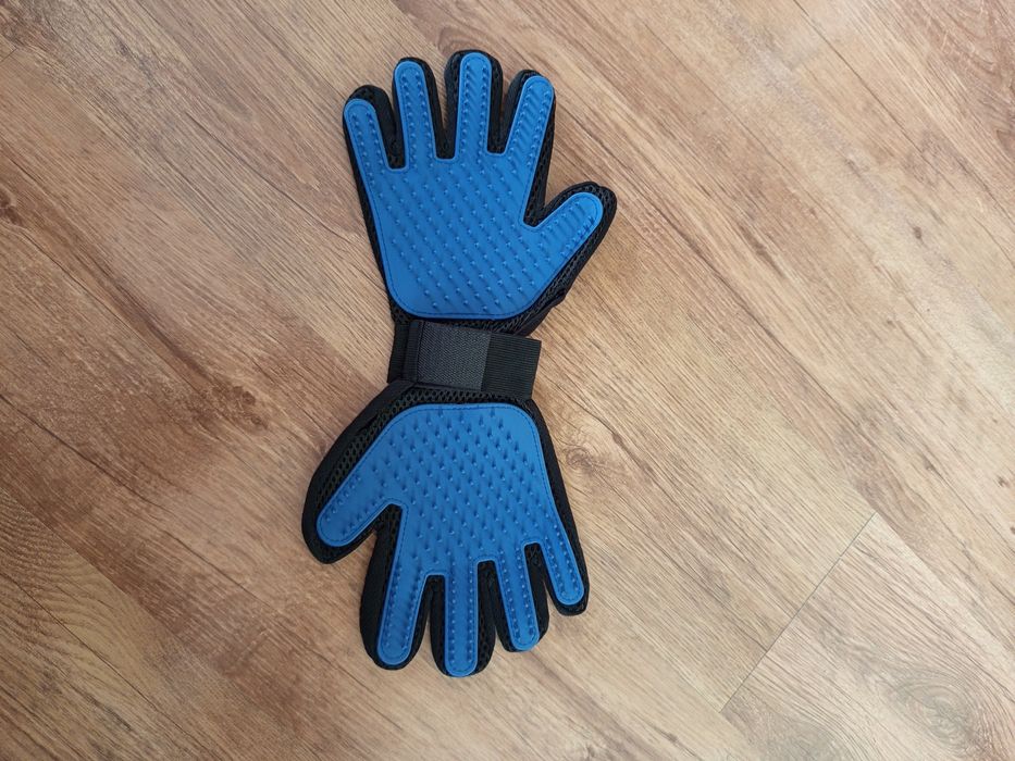 Rękawice do czesania sierści dla zwierząt