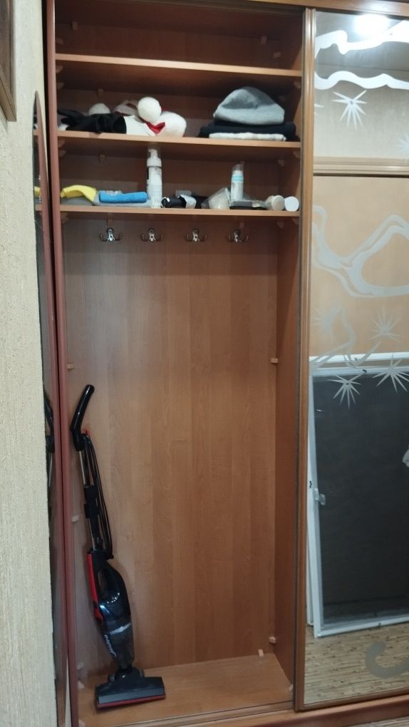 Шафа-купе у відмінному стані