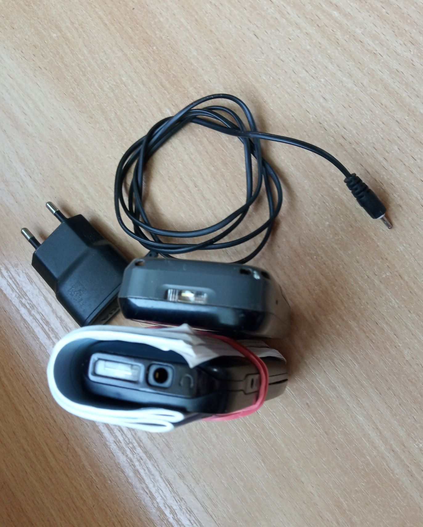 Телефоны Nokia 1280 и 1208 (цена за 2шт.)