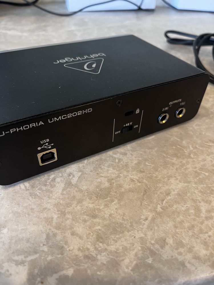 Behringer UMC202 HD Interfejs audio