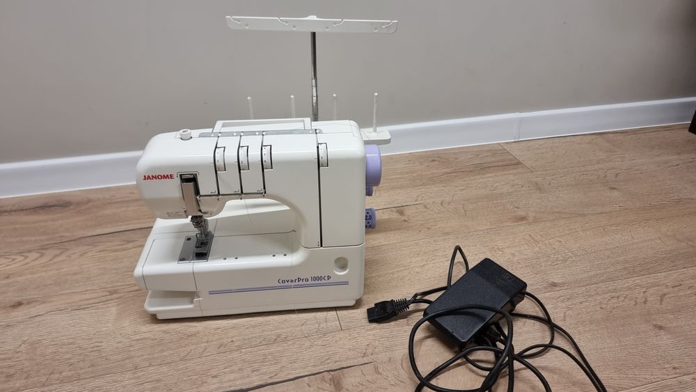 Продам розпошивальну машинку Коверлок Janome Cover pro 1000