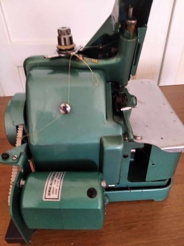 Машина швейная, краеобметочная машина GN-113D
