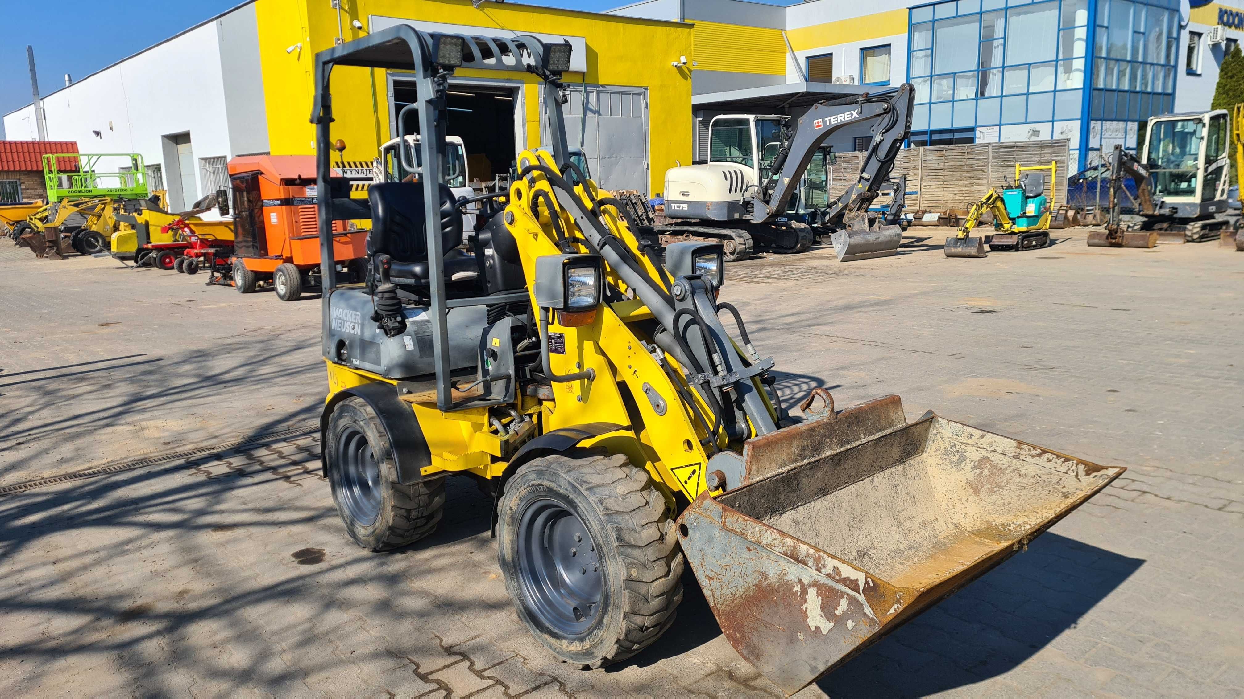 Ładowarka Wacker WL18 Kramer Bobcat Mini Schaffer Miniładowarka