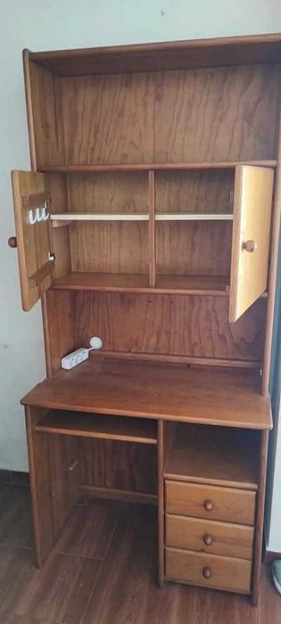 ARMÁRIO de estudo