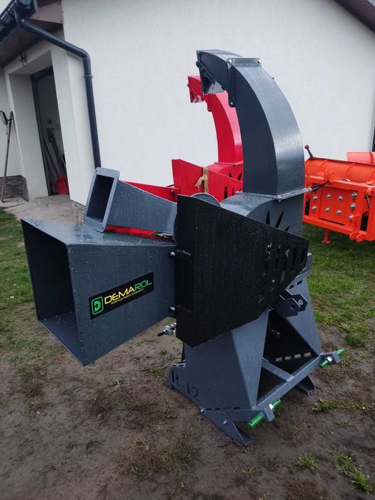 Rębak rozdrabniacz do gałęzi bębnowy