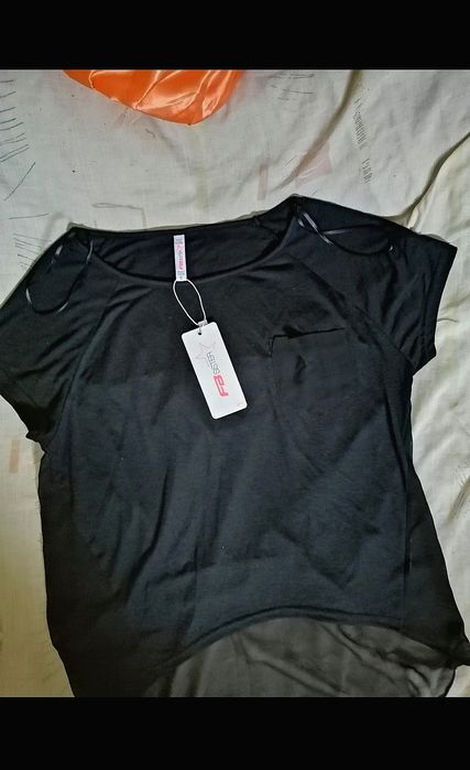 NEW YORKER bluzka. Z TYŁU WYCIĘCIE. I wstawka z innego materiału. S xs