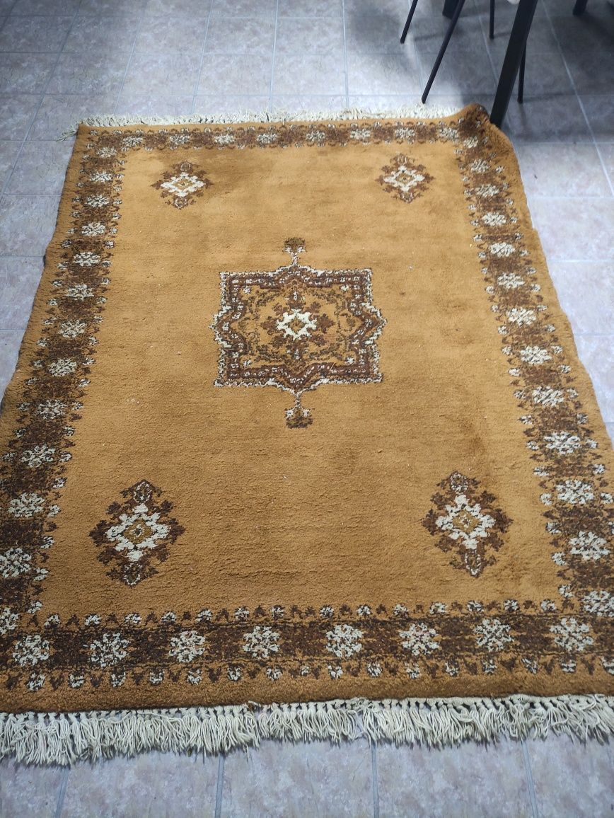Tapete Castanho de origem Marrocos