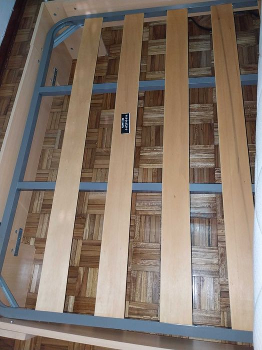 Quarto de casal completo com estrado novo 3 colchão em bom estado
