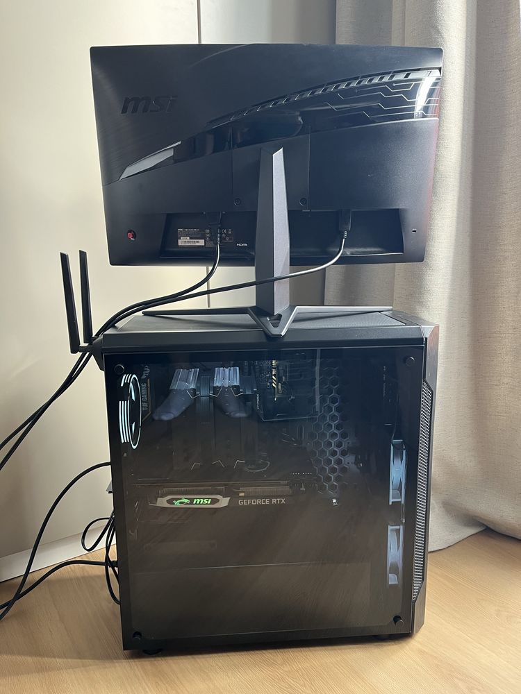 Komputer do gier RTX2070 i5-9600K z monitrem 24 cali