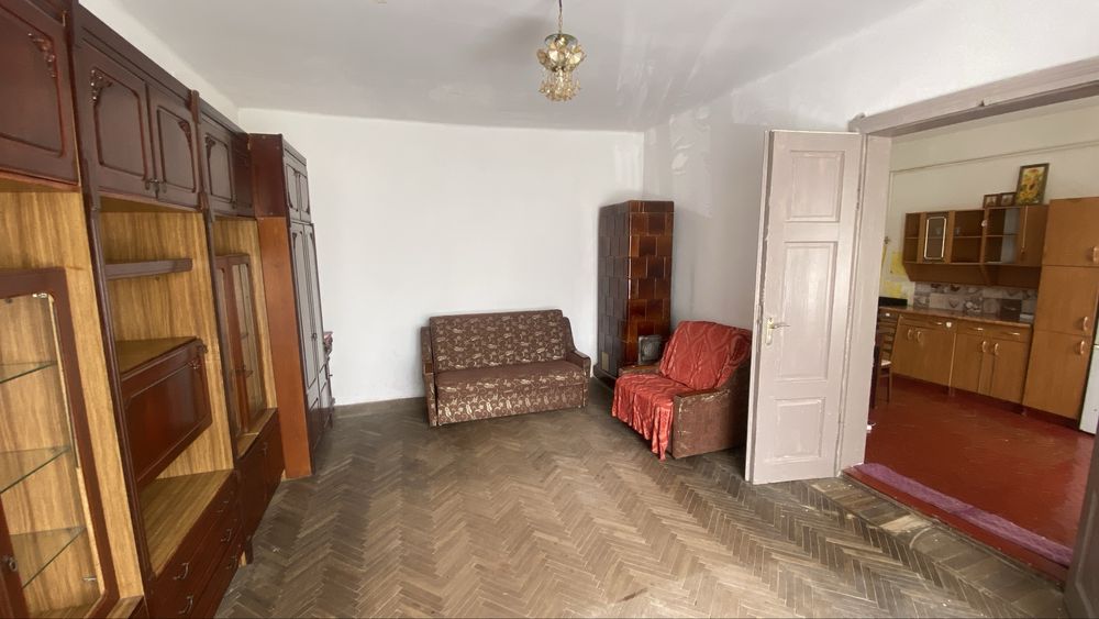 Квартира(половина будинку)• Центр Городка • Подвір’я/сад • 20 км Львів