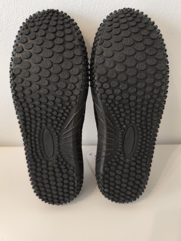 Sapatos de Água Novos da Boomerang