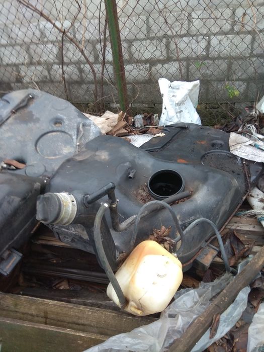 Бензобак БМВ Е34..продам .договорная