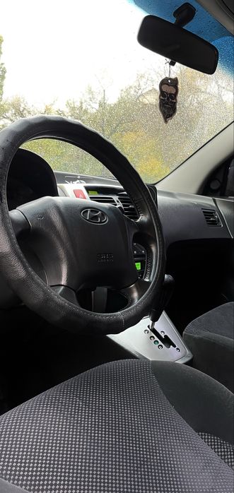 Hundai tucson 2008 рік автомат повний привіт