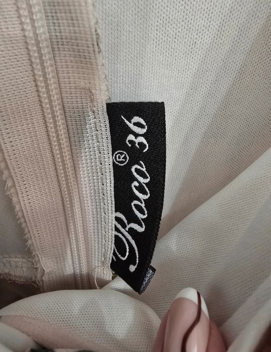 Śliczna sukienka maxi w kwiatowym princie w rozmiarze 36/S