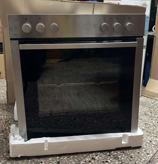 Piekarnik pod zabudowę nowy zapakowany