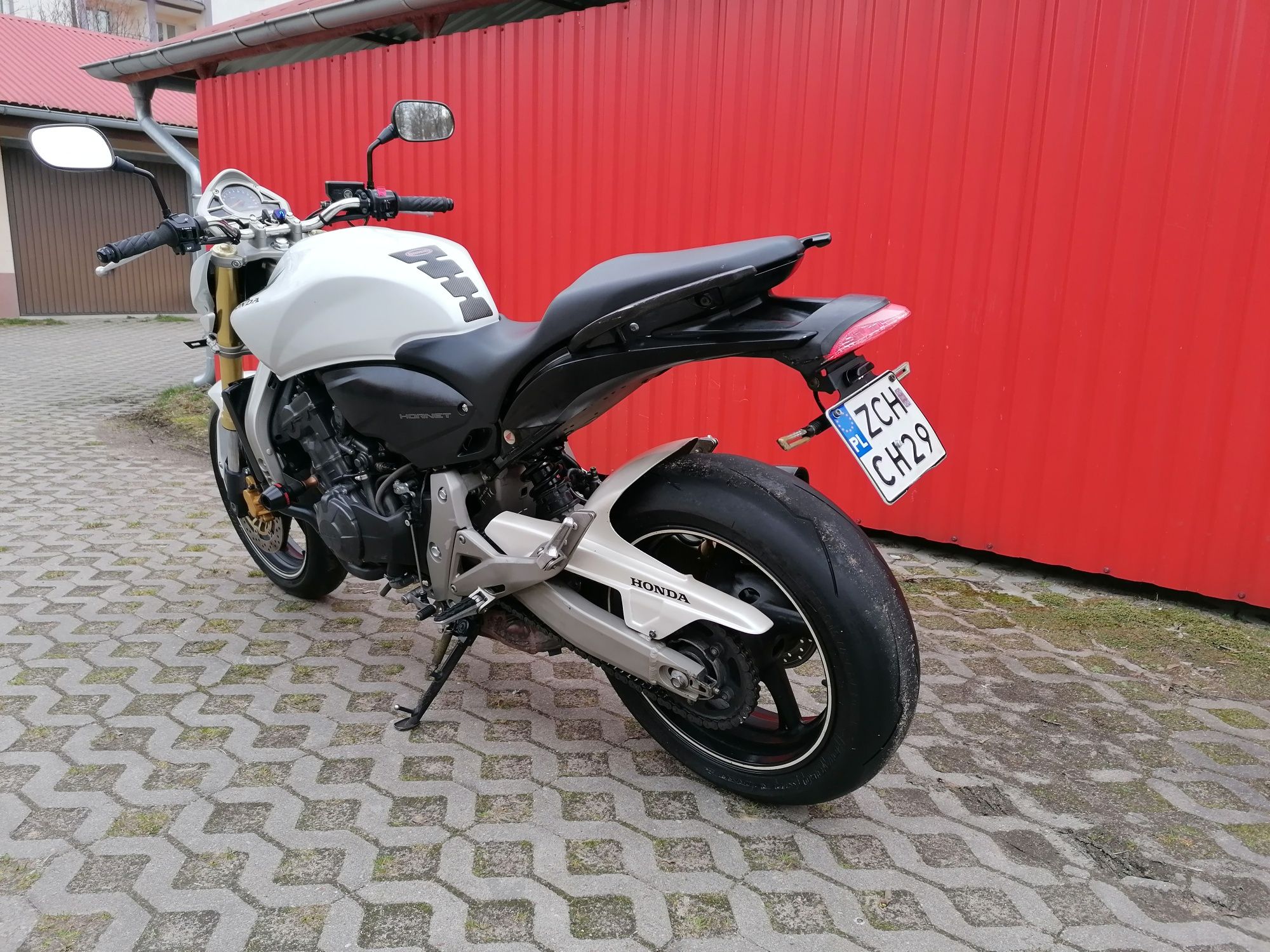 Honda Hornet  PC 41  Akrapovic