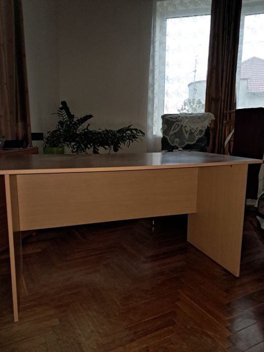 Продам меблі офісні